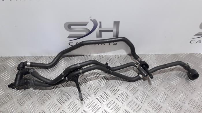 Gebrauchte Leitung (sonstige) Mercedes A (177.0) 1.5 A-180d Preis € 50,00 Margenregelung angeboten von SH Carparts