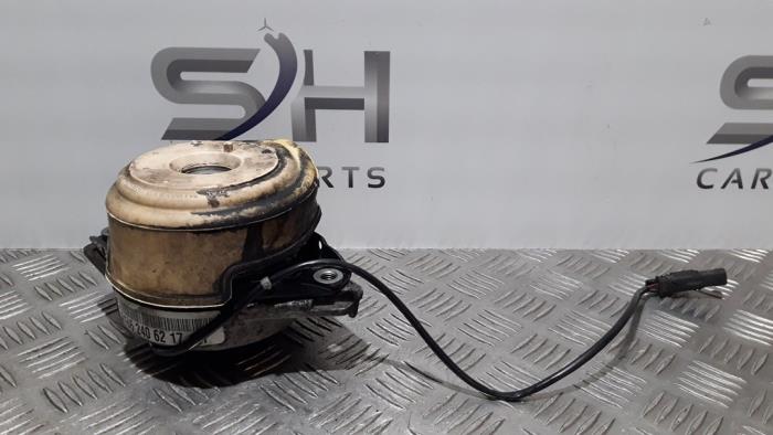 Used Engine mount Mercedes ML III (166) 2.1 ML-250 CDI 16V BlueTEC 4-Matic Price € 125,00 Margin scheme offered by SH Carparts