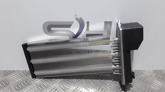 Heating element from a Mercedes-Benz A (177.0) 1.5 A-180d 2019