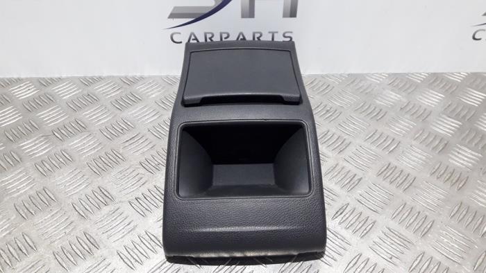 Begagnade Askkopp, bak Mercedes A (W176) 1.6 A-180 16V Pris € 15,00 Marginaltabell erbjuds av SH Carparts