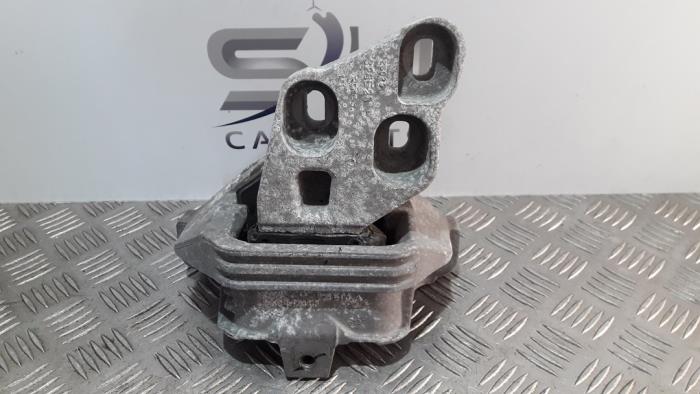 Support moteur Mercedes A (W176), 2012 / 2018 1.5 A-180 CDI, A-180d 16V, Berline avec hayon arrière, Diesel, 1.461cc, 80kW (109pk), FWD, OM607951; K9K, 2012-06 / 2018-05, 176.012; 176.212 (Occasion)
