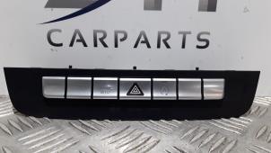 Gebrauchte Panikbeleuchtung Schalter Mercedes GLA (156.9) 1.6 180 16V Preis € 30,00 Margenregelung angeboten von SH Carparts