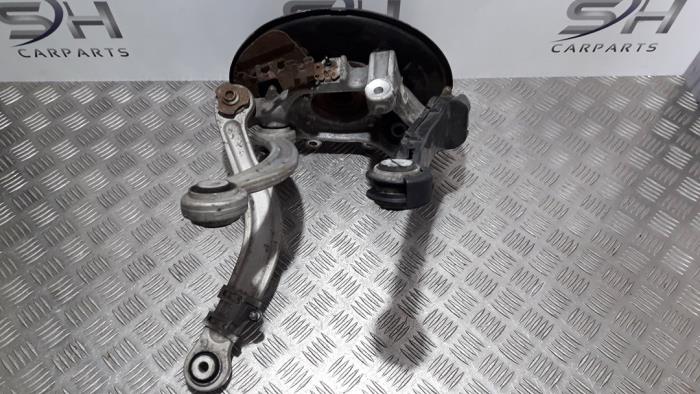 Usagé Fusée arrière gauche Mercedes C (W205) C-200 1.6 CDI BlueTEC, C-200 d 16V Prix € 175,00 Règlement à la marge proposé par SH Carparts