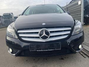 Used Front end, complete Mercedes B (W246,242) 1.6 B-180 BlueEFFICIENCY Turbo 16V Price on request offered by SH Carparts