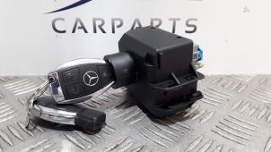 Used Ignition lock + key Mercedes CLA (117.3) 2.2 CLA-220 CDI 16V Price € 120,00 Margin scheme offered by SH Carparts