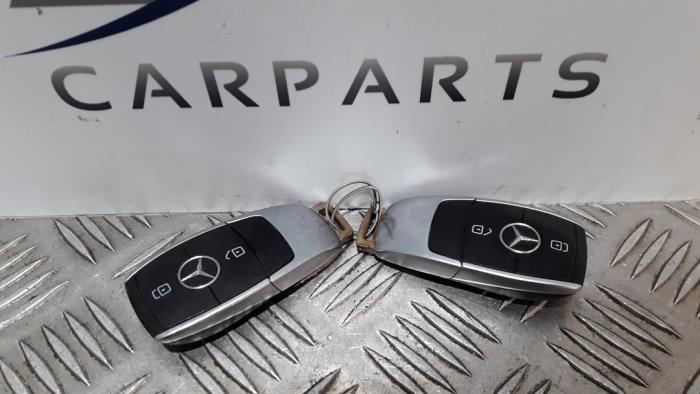 Klucz z Mercedes-Benz A (177.0) 1.5 A-180d 2018