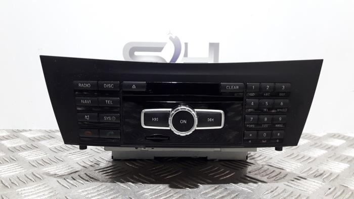 Używane System nawigacji Mercedes C (W204) 2.2 C-200 CDI 16V BlueEFFICIENCY Cena € 340,00 Procedura marży oferowane przez SH Carparts