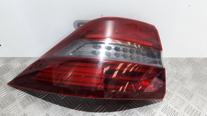 Taillight, left from a Mercedes-Benz ML III (166) 2.1 ML-250 CDI 16V BlueTEC 4-Matic 2013