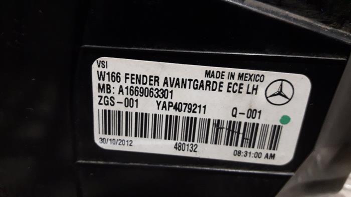 Taillight, left from a Mercedes-Benz ML III (166) 2.1 ML-250 CDI 16V BlueTEC 4-Matic 2013