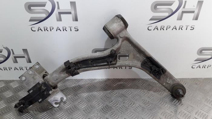 Front wishbone, right from a Mercedes-Benz A (W176) 1.6 A-180 16V 2013