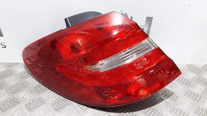 Taillight, left from a Mercedes-Benz B (W246,242) 1.6 B-180 BlueEFFICIENCY Turbo 16V 2012