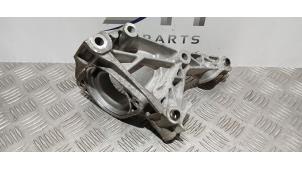 Engine mount from a Mercedes-Benz A (177.0) 1.3 A-200 Turbo 16V 2021