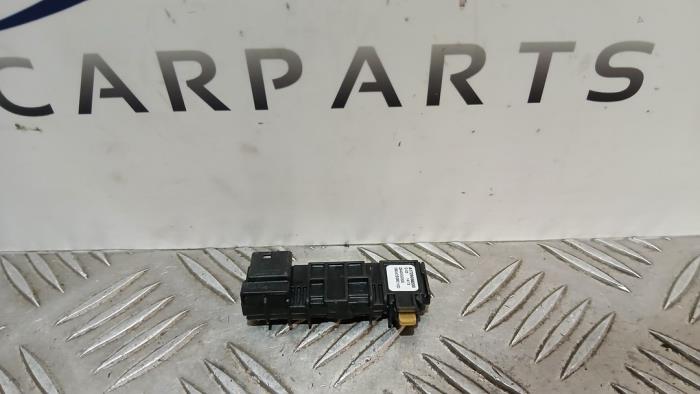 Begagnade Regnsensor Mercedes A (W176) 1.6 A-180 16V Pris € 15,00 Marginaltabell erbjuds av SH Carparts