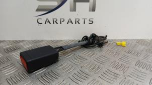 Used Front seatbelt buckle, left Mercedes A (W176) 1.6 A-180 16V Price € 40,00 Margin scheme offered by SH Carparts
