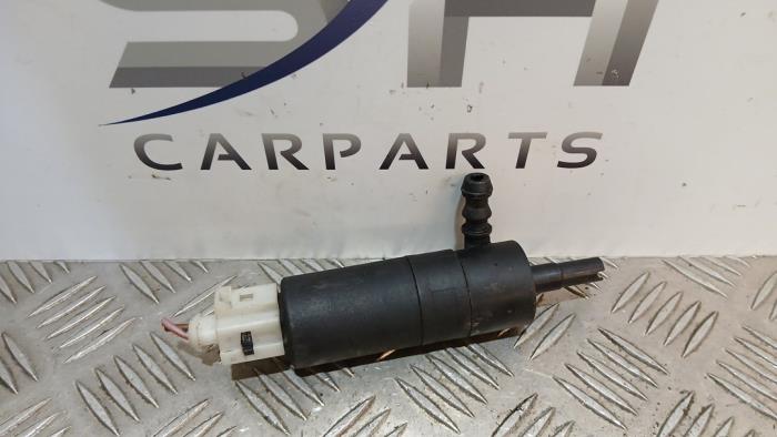 Używane Pompa spryskiwacza przód Mercedes A (177.0) 1.3 A-200 Turbo 16V Cena € 10,00 Procedura marży oferowane przez SH Carparts