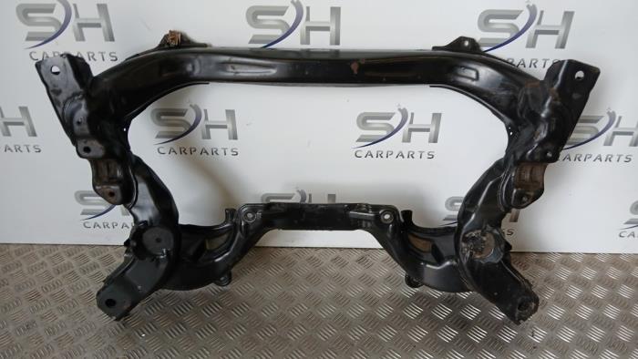 Begagnade Underram Mercedes CLS (C219) 350 3.5 V6 18V Pris € 100,00 Marginaltabell erbjuds av SH Carparts