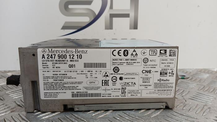 Usagé Système navigation Mercedes B (W247) 1.3 B-200 Turbo 16V Prix € 875,00 Règlement à la marge proposé par SH Carparts