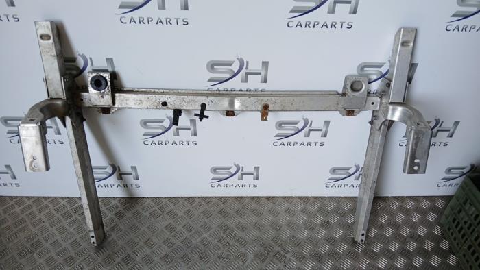 Begagnade Front Mercedes A (W176) 1.8 A-200 CDI 16V Pris € 140,00 Marginaltabell erbjuds av SH Carparts
