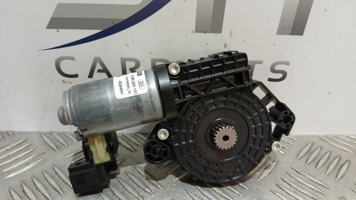 Używane Szyberdach Mercedes A (W176) 2.0 A-250 Turbo 16V Cena € 35,00 Procedura marży oferowane przez SH Carparts