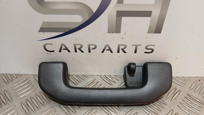 Begagnade Handtag Mercedes A (W176) 1.5 A-180 CDI, A-180d 16V Pris € 10,00 Marginaltabell erbjuds av SH Carparts