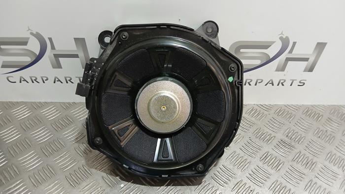 Używane Glosnik Mercedes A-Klasse AMG (177.0) 2.0 A-35 AMG Turbo 16V 4Matic Cena € 70,00 Procedura marży oferowane przez SH Carparts