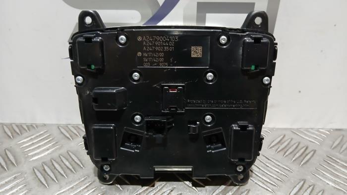 Usagé Commande ordinateur de bord Mercedes A-Klasse AMG (177.0) 2.0 A-35 AMG Turbo 16V 4Matic Prix € 120,00 Règlement à la marge proposé par SH Carparts