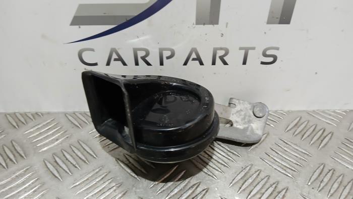Używane Klakson Audi A5 Sportback (F5A/F5F) 2.0 35 TFSI Mild Hybrid 16V Cena € 13,00 Procedura marży oferowane przez SH Carparts