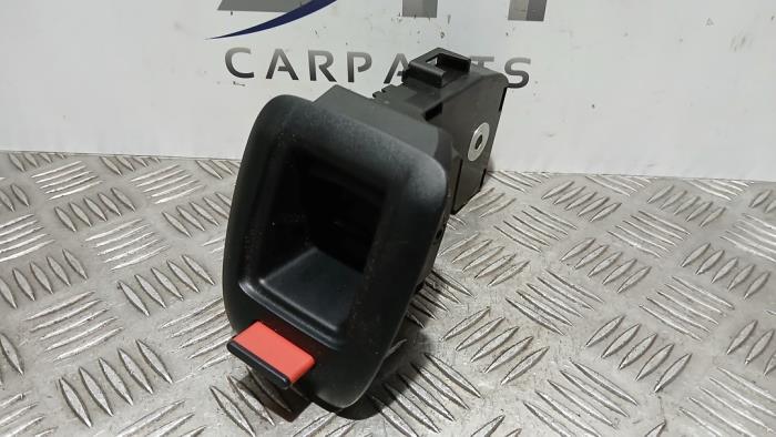 Begagnade Baksäteslås Mercedes B (W246/W242) 1.6 B-180 BlueEFFICIENCY Turbo 16V Pris € 39,98 Marginaltabell erbjuds av SH Carparts