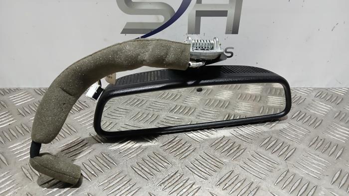 Używane Lusterko wewnetrzne Mercedes E Estate (S212) E-220 CDI 16V BlueEfficiency, BlueTEC Cena € 20,00 Procedura marży oferowane przez SH Carparts