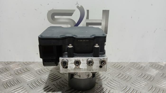 Begagnade ABS-pump Mercedes CLA (118.3) 2.0 CLA-220d Pris € 140,00 Marginaltabell erbjuds av SH Carparts