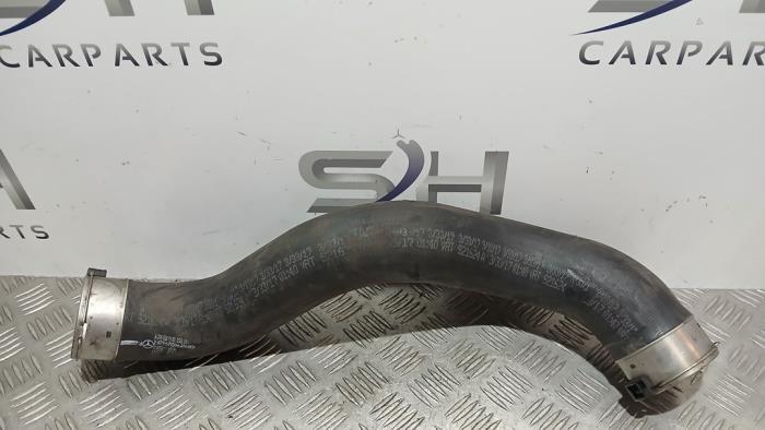 Gebrauchte Intercooler Schlauch Mercedes GLA (156.9) 2.2 200 CDI, d 16V Preis € 25,00 Margenregelung angeboten von SH Carparts