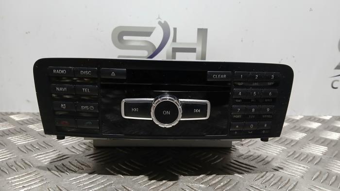 Używane System nawigacji Mercedes A (W176) 1.8 A-200 CDI 16V Cena € 200,00 Procedura marży oferowane przez SH Carparts
