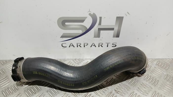 Gebrauchte Turboschlauch Mercedes CLA (117.3) 1.6 CLA-180 16V Preis € 25,00 Margenregelung angeboten von SH Carparts