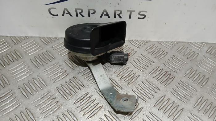 Używane Klakson Mercedes A (W176) 2.0 A-250 Turbo 16V Cena € 15,00 Procedura marży oferowane przez SH Carparts
