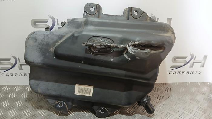 Gebrauchte Adblue Tank Mercedes Vito (447.6) 1.6 111 CDI 16V Preis € 240,00 Margenregelung angeboten von SH Carparts