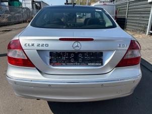 Usados Portón trasero Mercedes CLK (C209) 2.2 220 CDI 16V Precio € 140,00 Norma de margen ofrecido por SH Carparts