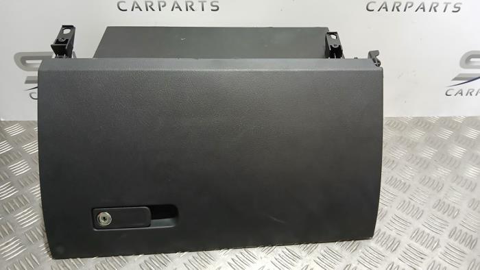 Begagnade Handskfack Mercedes A-Klasse Pris € 60,00 Marginaltabell erbjuds av SH Carparts