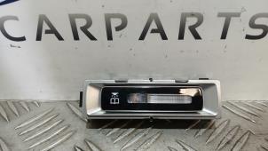 Begagnade Innerbelysning, bak Mercedes C Estate (S206) C-300 e 2.0 Turbo Pris € 10,00 Marginaltabell erbjuds av SH Carparts