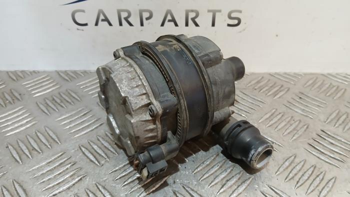 Begagnade Vattenpump Mercedes E Estate (S213) E-200d 2.0 Turbo 16V Pris € 29,00 Marginaltabell erbjuds av SH Carparts