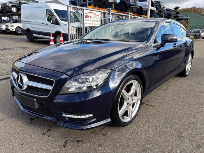 Begagnade Front (komplett) Mercedes CLS Shooting Brake (X218) 350 CDI BlueEfficiency 3.0 V6 24V Pris på förfrågan erbjuds av SH Carparts