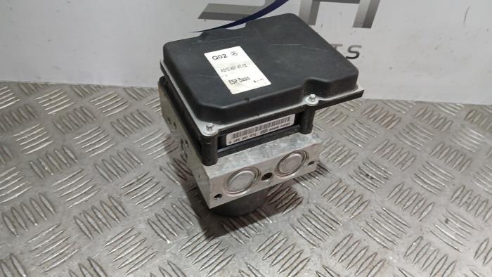 Usagé Bloc ABS Mercedes E (R207) E-350 CDI V6 24V Prix € 50,00 Règlement à la marge proposé par SH Carparts