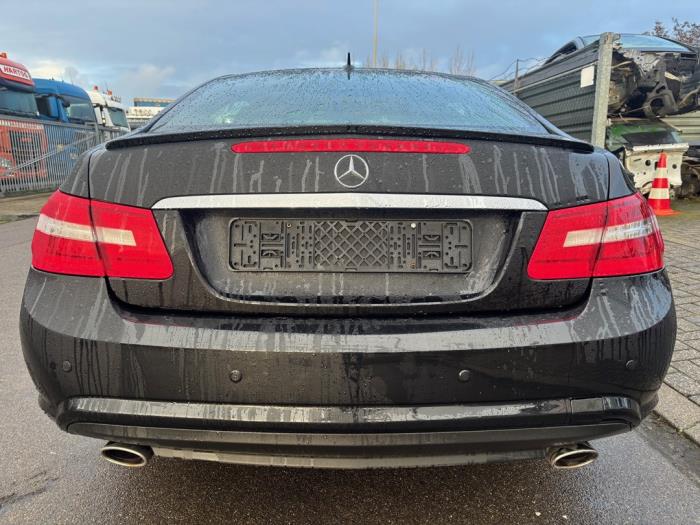Begagnade Baklucka Mercedes E (C207) E-350 CDI V6 24V Pris € 200,00 Marginaltabell erbjuds av SH Carparts