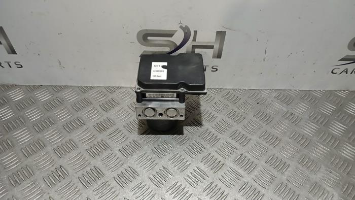 Usagé Bloc ABS Mercedes E (C207) E-350 CDI V6 24V Prix € 50,00 Règlement à la marge proposé par SH Carparts