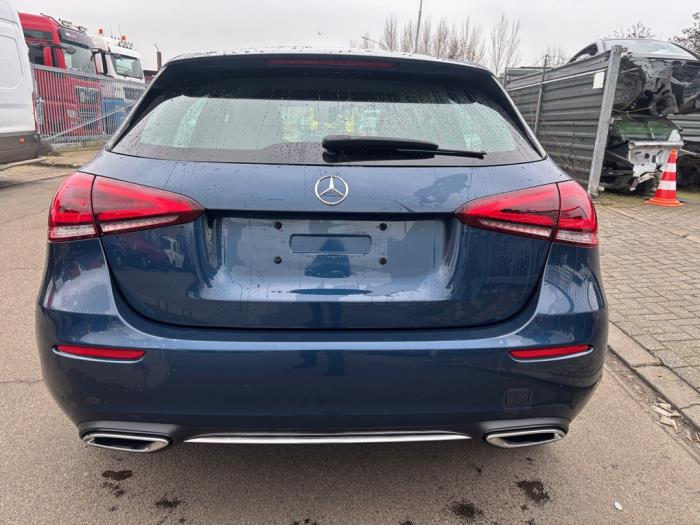 Begagnade Baklucka Mercedes A (177.0) 1.3 A-160 Turbo 16V Pris € 500,00 Marginaltabell erbjuds av SH Carparts