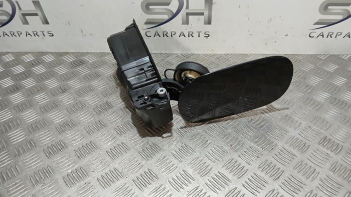 Gebrauchte Tankklappe Mercedes B (W246/W242) 2.0 B-250 BlueEFFICIENCY Turbo 16V Preis € 34,00 Margenregelung angeboten von SH Carparts