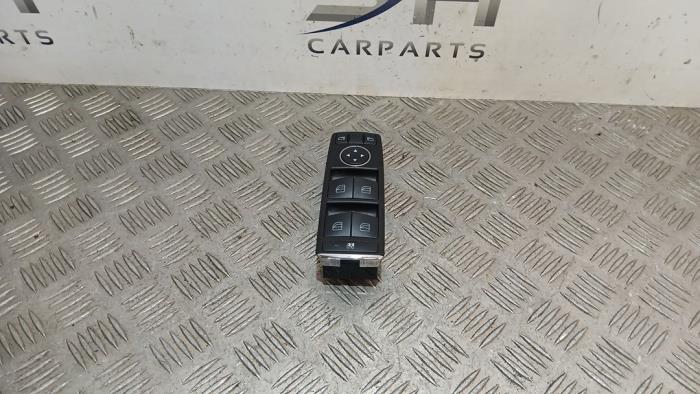 Używane Przelacznik combi okienny Mercedes C (W204) 1.8 C-200K 16V Cena € 24,98 Procedura marży oferowane przez SH Carparts