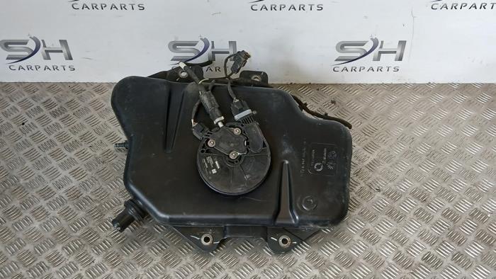 Gebrauchte Adblue Tank Mercedes Vito (447.6) 1.6 109 CDI 16V Preis € 72,50 Margenregelung angeboten von SH Carparts