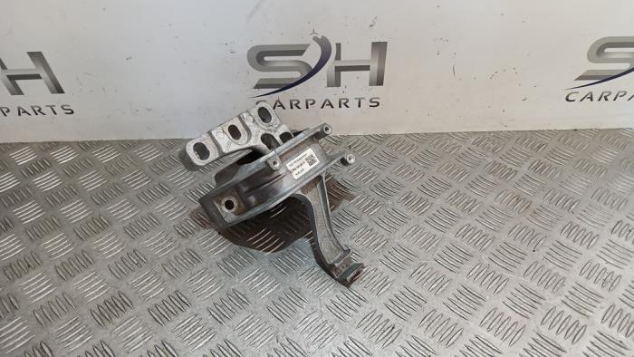 Usagé Support moteur Volkswagen Passat Variant (3G5) 2.0 TDI 16V 150 Prix € 22,50 Règlement à la marge proposé par SH Carparts
