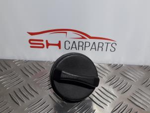Used Fuel cap Ford Mondeo III Wagon 2.0 TDCi 130 16V Price € 3,00 Margin scheme offered by SH Carparts