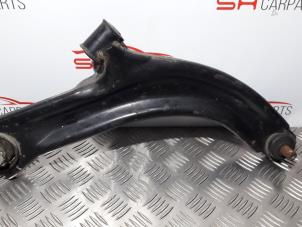 Used Front wishbone, right Nissan Note (E11) 1.6 16V Price € 20,00 Margin scheme offered by SH Carparts